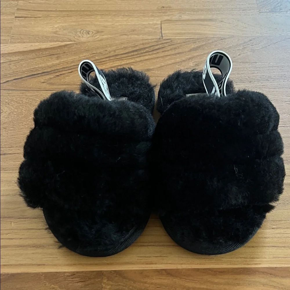 UGG Fluff Yeah Black Slippers Size 8